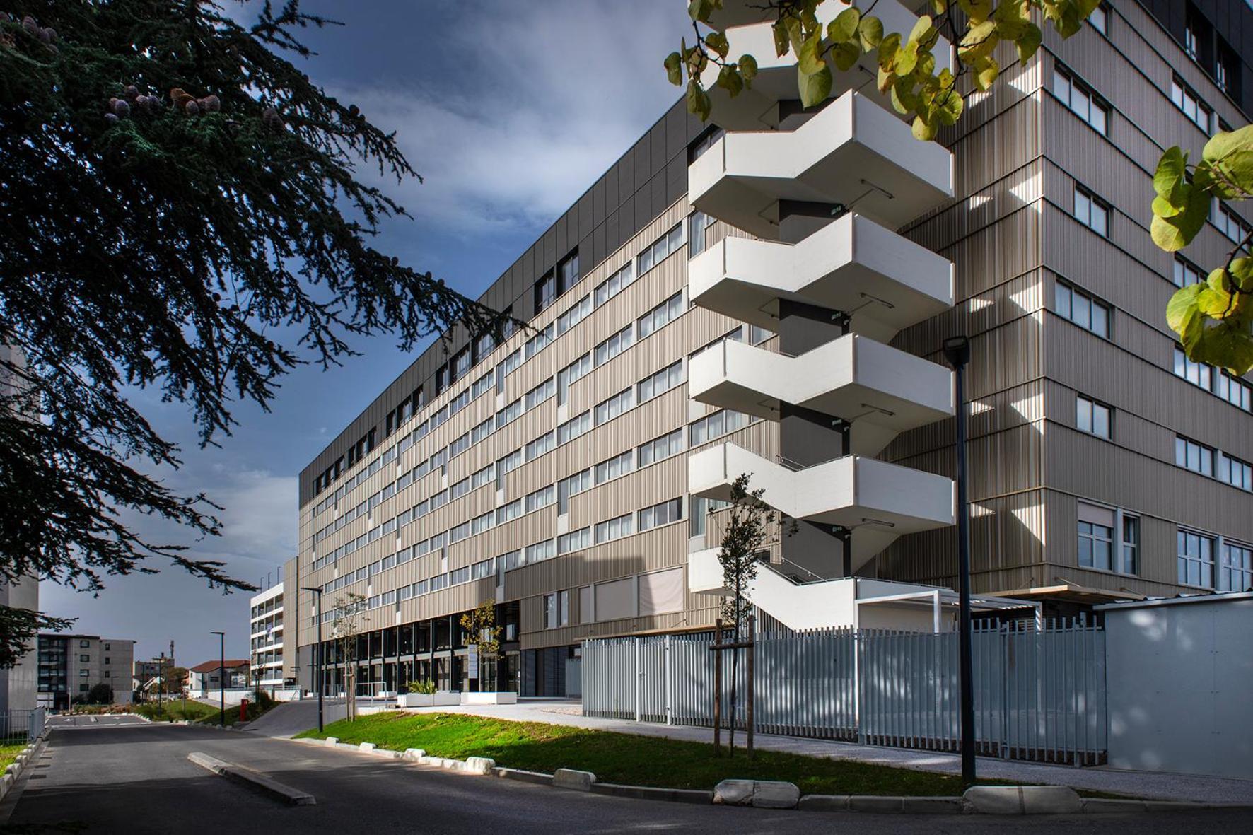 Sevenline Purpan Toulouse Buitenkant foto